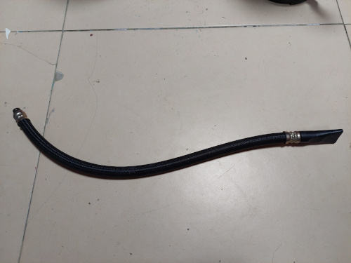 Manguera del extintor Es el tubo usado en los extintores de polvo para manejar el extintor en la dirección correcta del fuego.